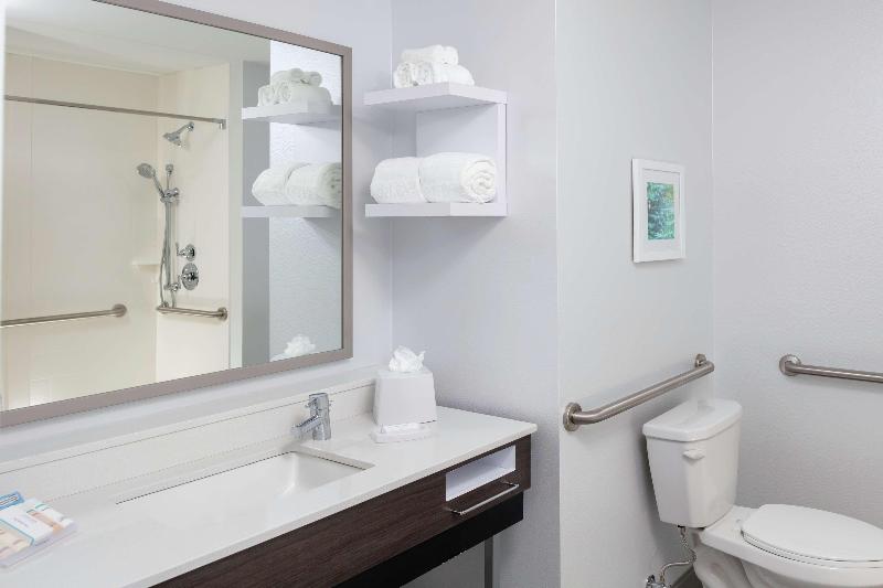 Hampton Inn Dunedin image