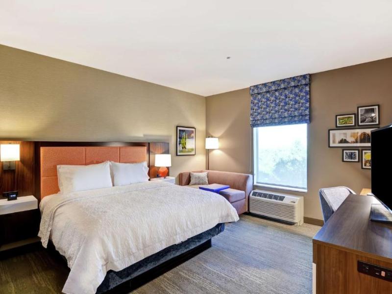 Hampton Inn & Suites By Hilton Tucson Tech Park image