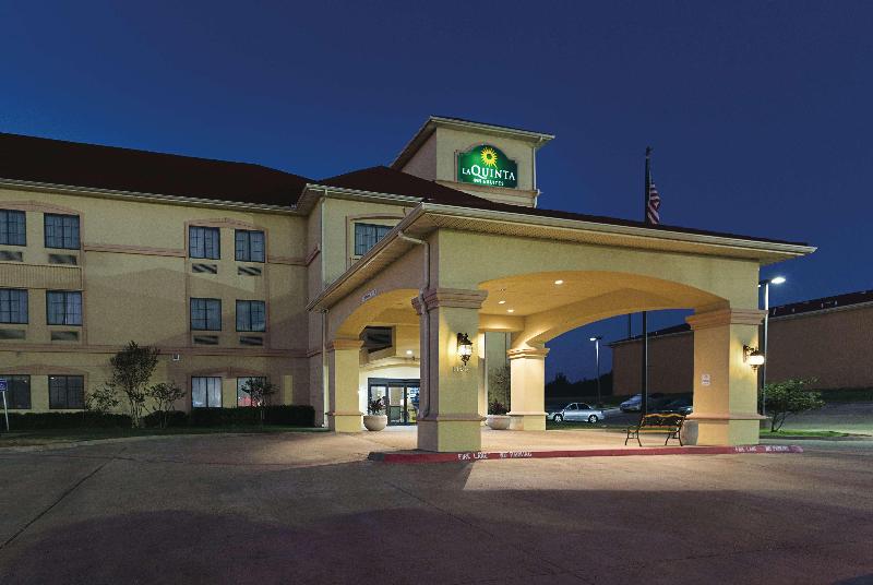 La Quinta Inn Suites By Wyndham Alvarado image