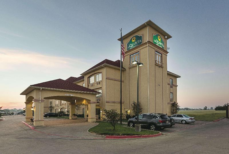 La Quinta Inn Suites By Wyndham Alvarado image