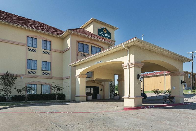 La Quinta Inn Suites By Wyndham Alvarado image