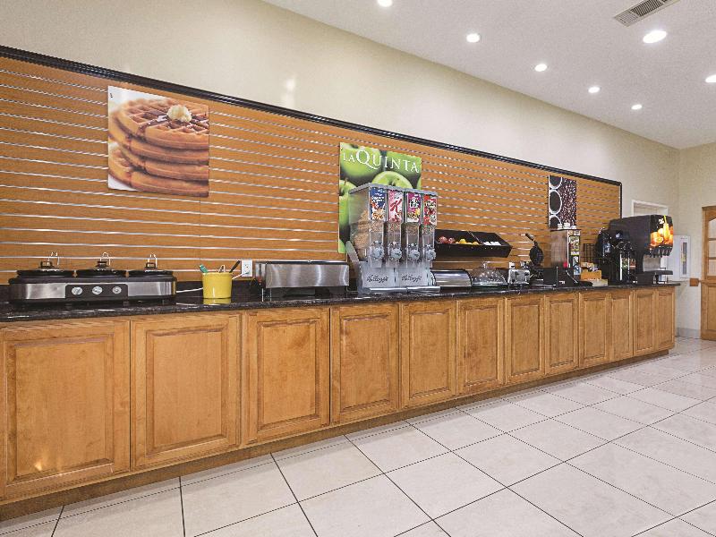 La Quinta Inn Suites By Wyndham Alvarado image
