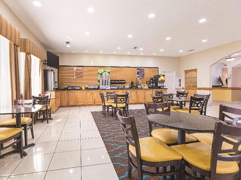La Quinta Inn Suites By Wyndham Alvarado image
