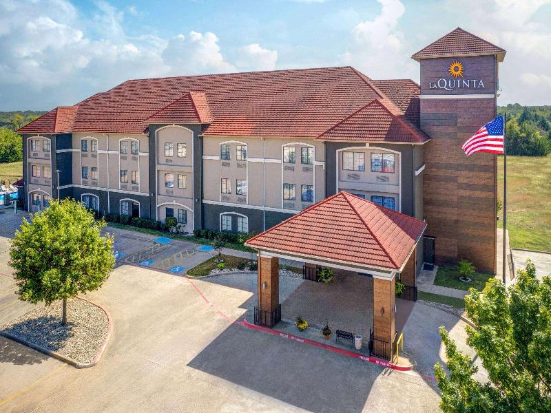 La Quinta Inn Suites By Wyndham Alvarado image