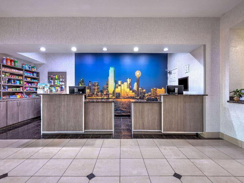 La Quinta Inn Suites By Wyndham Alvarado image