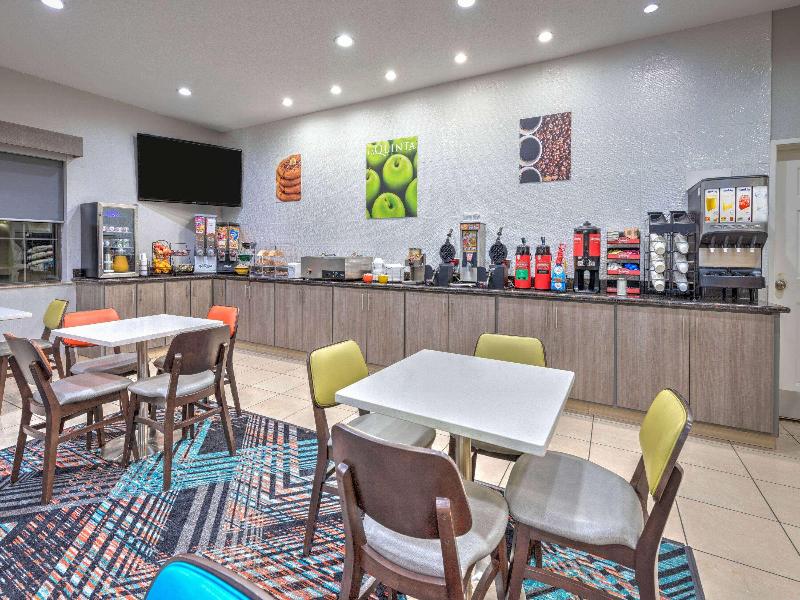 La Quinta Inn Suites By Wyndham Alvarado image
