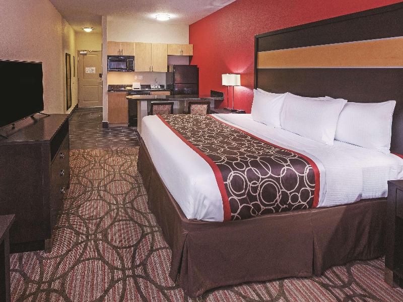 La Quinta Inn Suites Wichita Falls Msu Area image