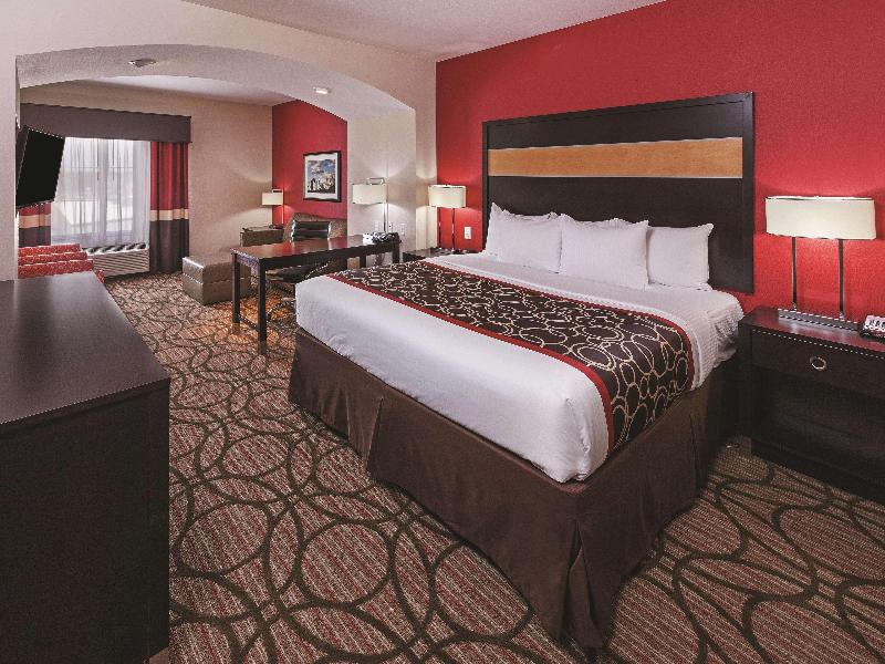 La Quinta Inn Suites Wichita Falls Msu Area image