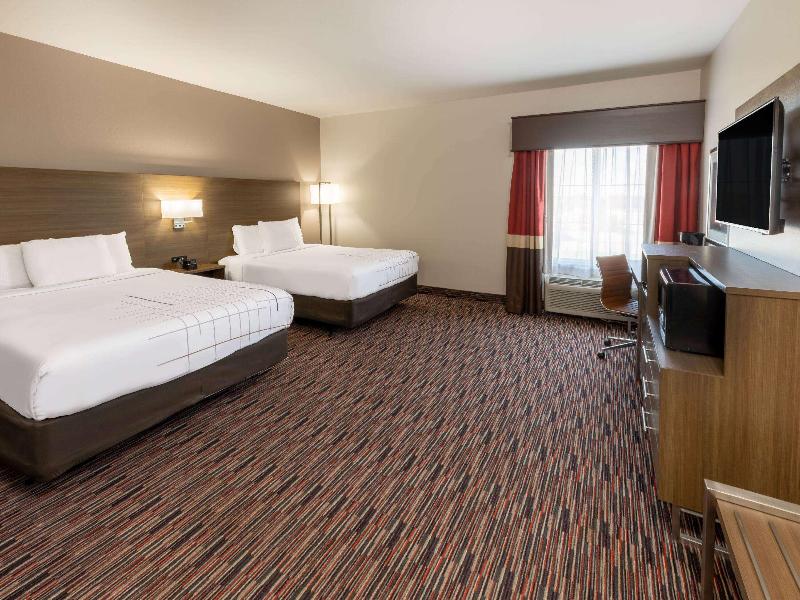 La Quinta Inn Suites Wichita Falls Msu Area image