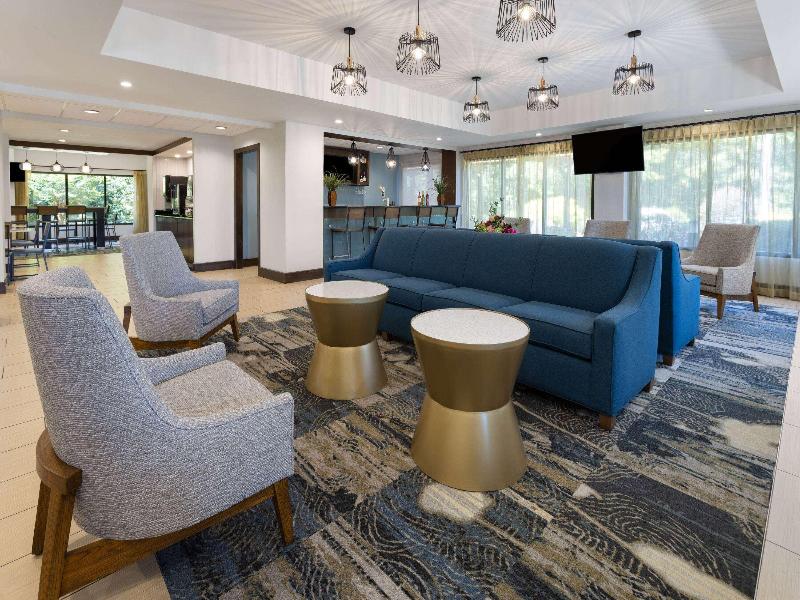 La Quinta Inn & Suites By Wyndham Lagrange / I-85