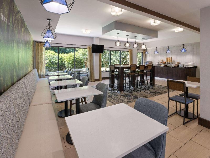 La Quinta Inn & Suites By Wyndham Lagrange / I-85