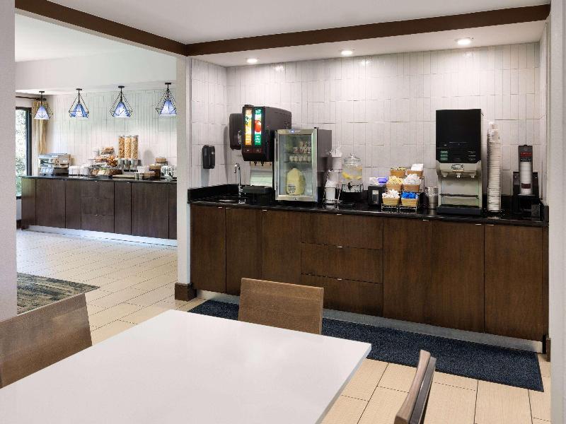 La Quinta Inn & Suites By Wyndham Lagrange / I-85