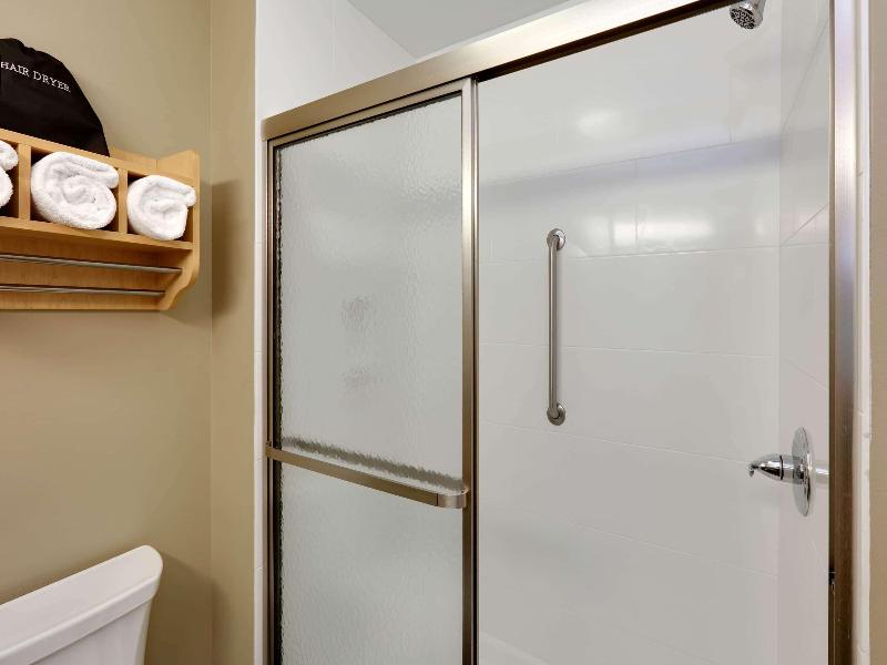 La Quinta Inn & Suites By Wyndham Starkville image