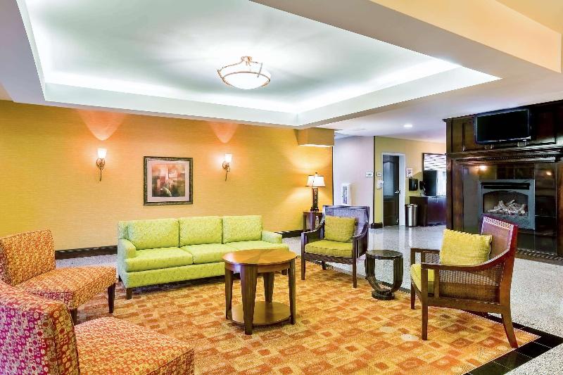 La Quinta Inn Suites By Wyndham Union City