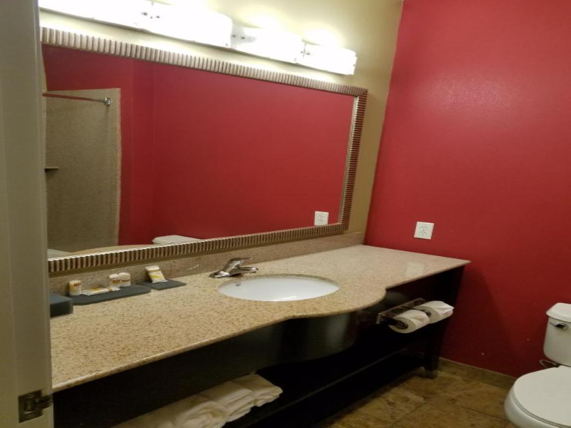 La Quinta Inn Suites By Wyndham Union City image