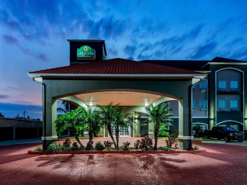 La Quinta Inn & Suites Wyndham Alamo McAllen East image