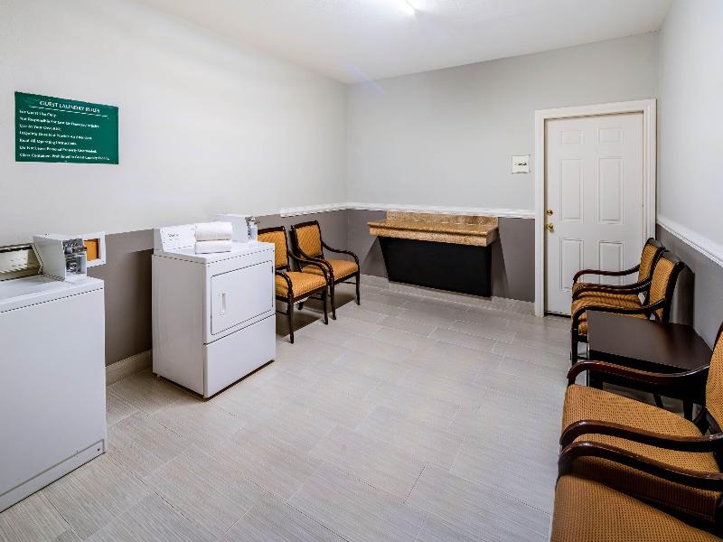 La Quinta Inn & Suites Wyndham Alamo McAllen East image