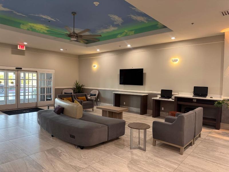 La Quinta Inn & Suites Wyndham Alamo McAllen East image