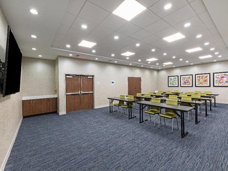Holiday Inn Express & Suites Purcell image