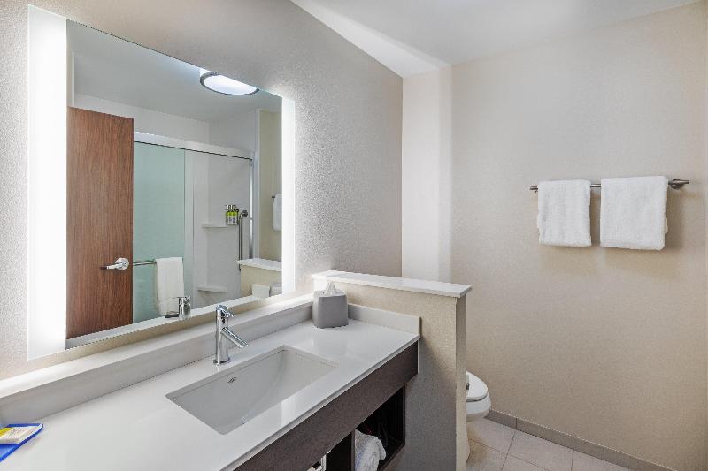 Holiday Inn Express & Suites Purcell image