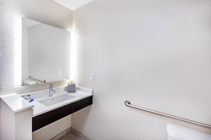 Holiday Inn Express & Suites Purcell image