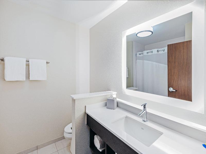 Holiday Inn Express & Suites Purcell image