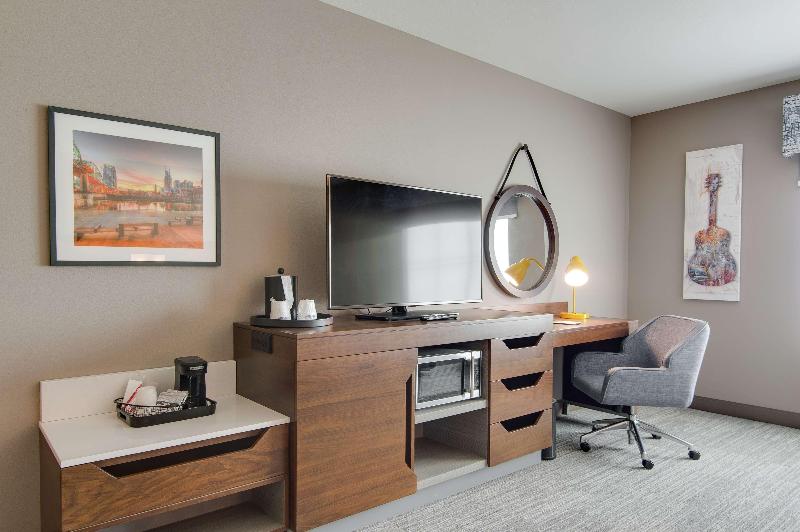 Hampton Inn Suites Nashville North Skyline Center image