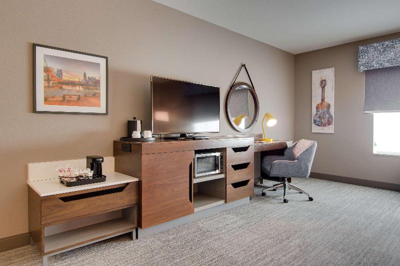Hampton Inn Suites Nashville North Skyline Center image
