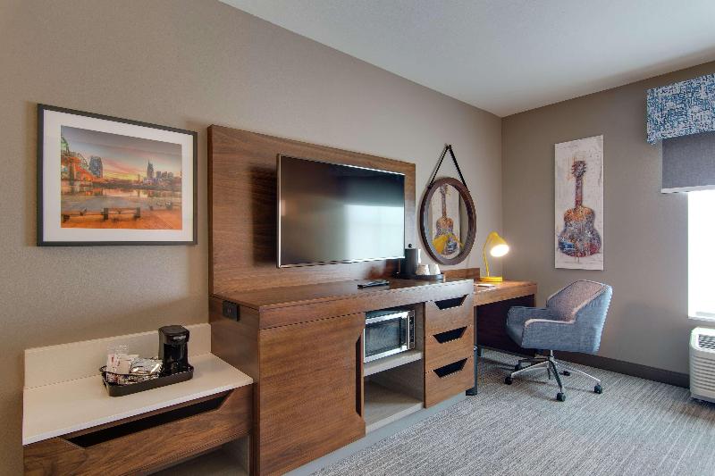 Hampton Inn Suites Nashville North Skyline Center image