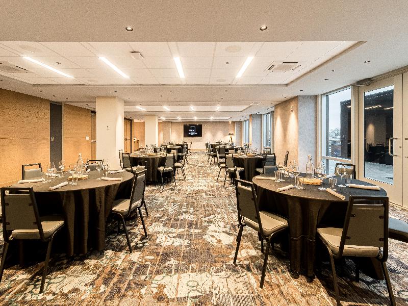 Canvas Moncton, Tapestry Collection by Hilton image