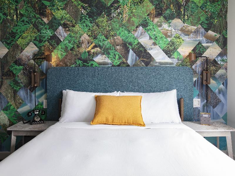 Canvas Moncton, Tapestry Collection by Hilton image