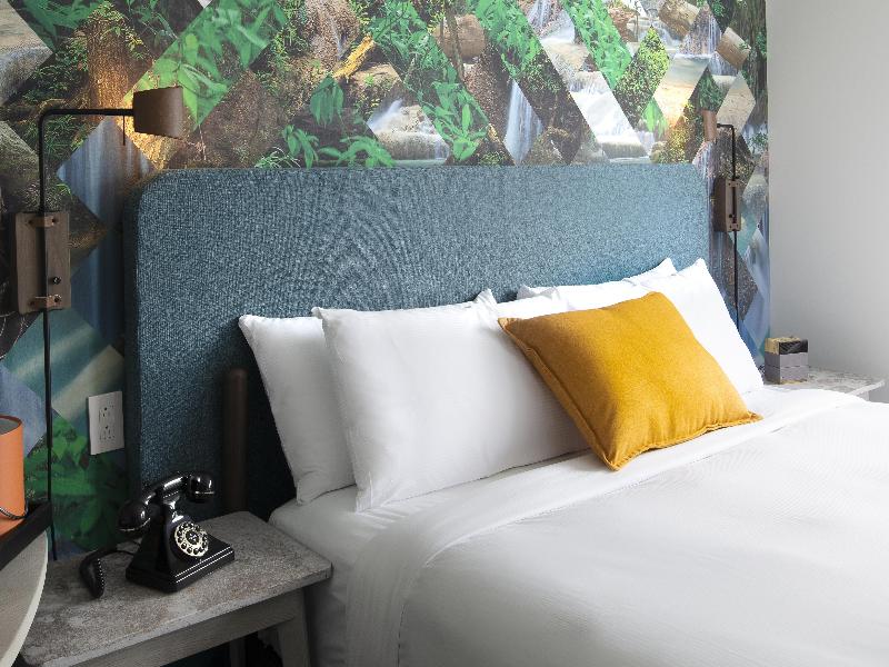 Canvas Moncton, Tapestry Collection by Hilton image