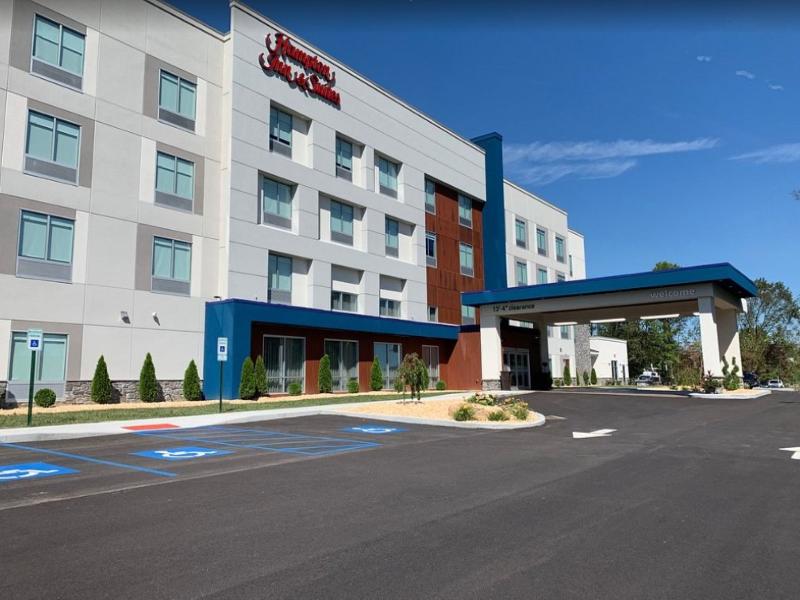 Hampton Inn & Suites Pittsburgh New Stanton