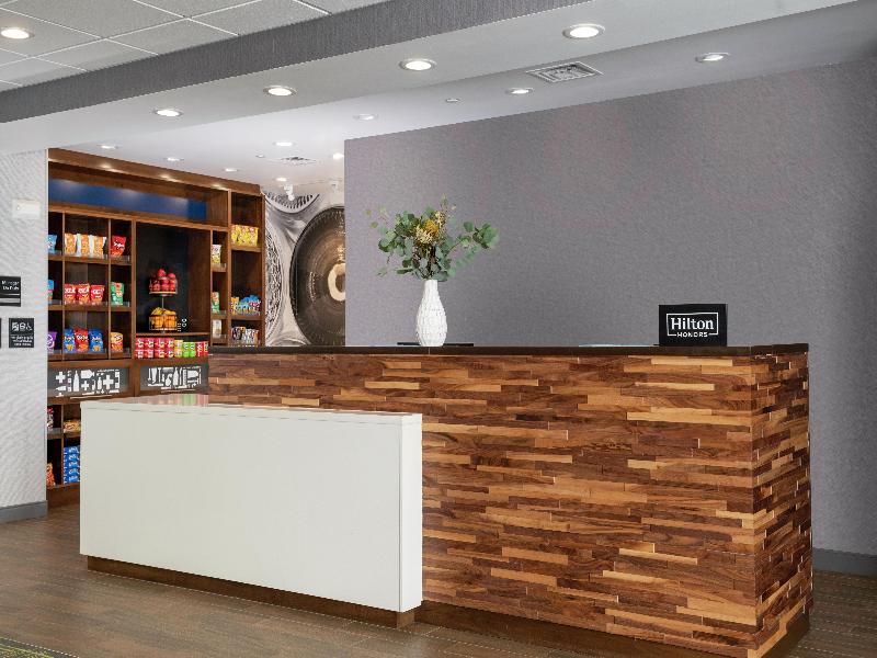 Hampton Inn & Suites Pittsburgh New Stanton image