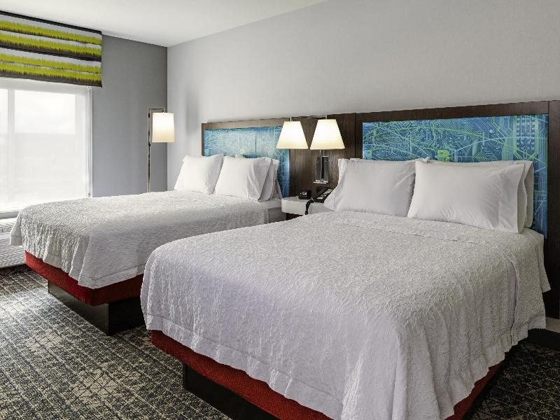 Hampton Inn & Suites Pittsburgh New Stanton image