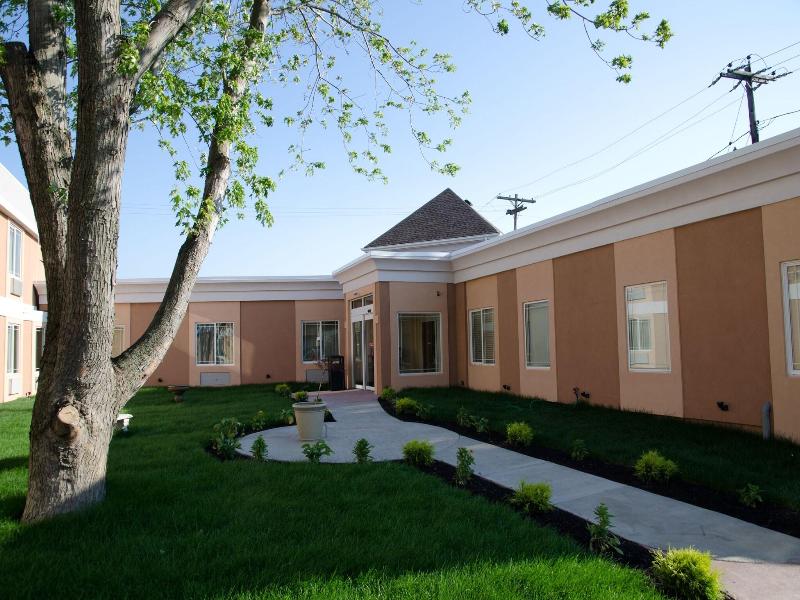 Aashram Hotel By Niagara River image