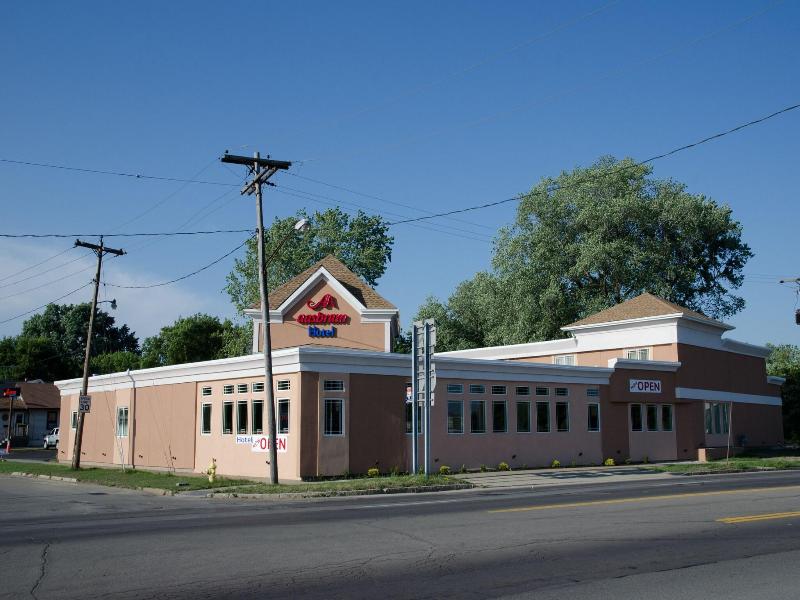 Aashram Hotel By Niagara River image