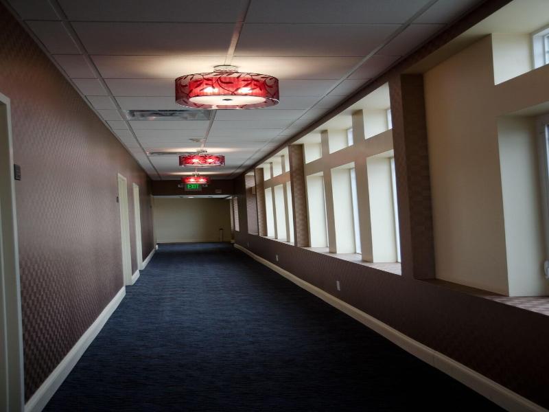 Aashram Hotel By Niagara River image
