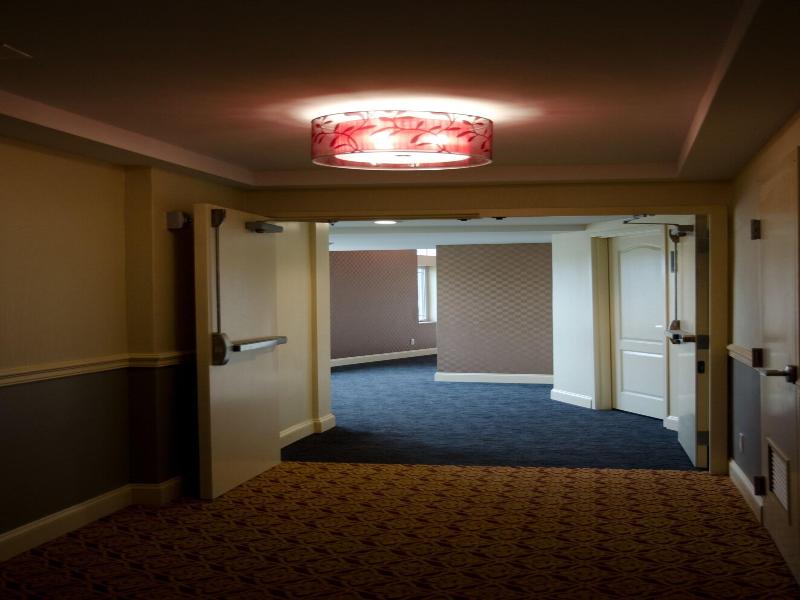 Aashram Hotel By Niagara River image