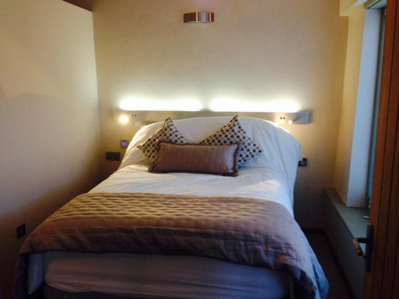 York Apart Hotel image