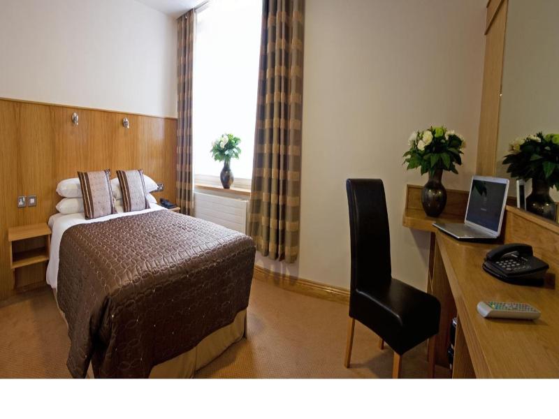 Blooms Hotel image