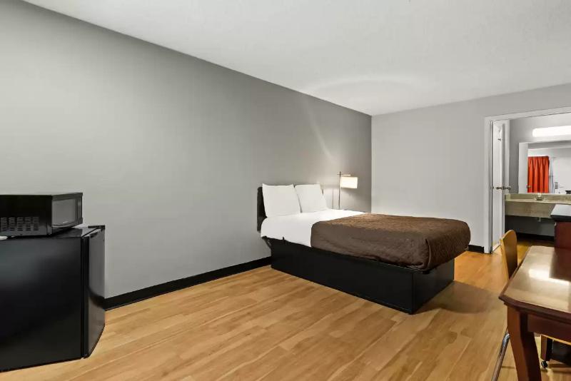 Rodeway Inn image