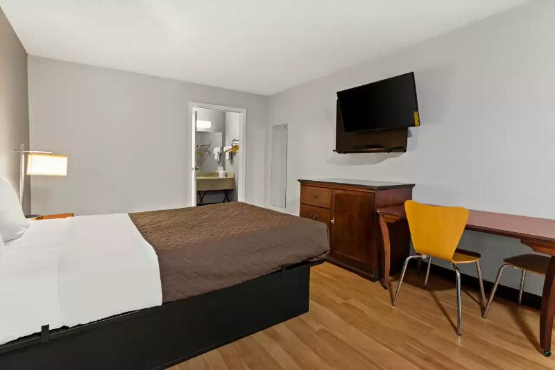 Rodeway Inn image