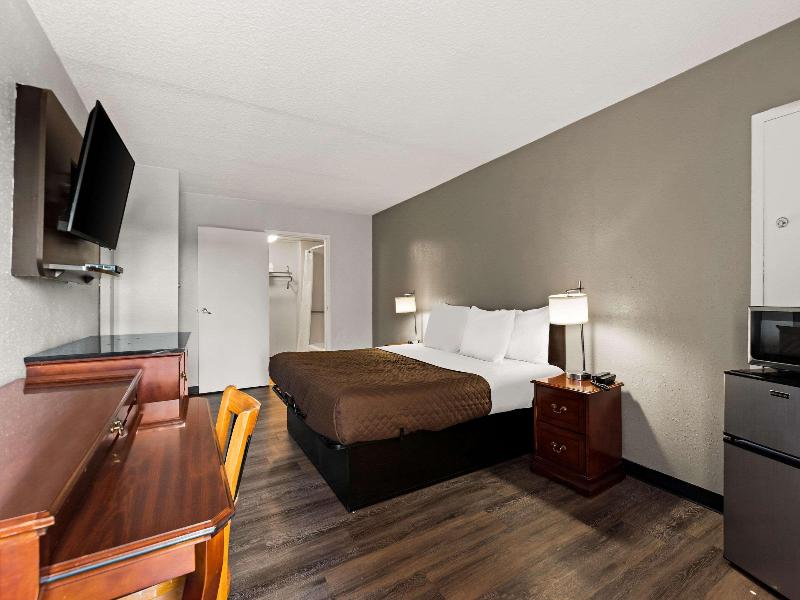 Rodeway Inn image