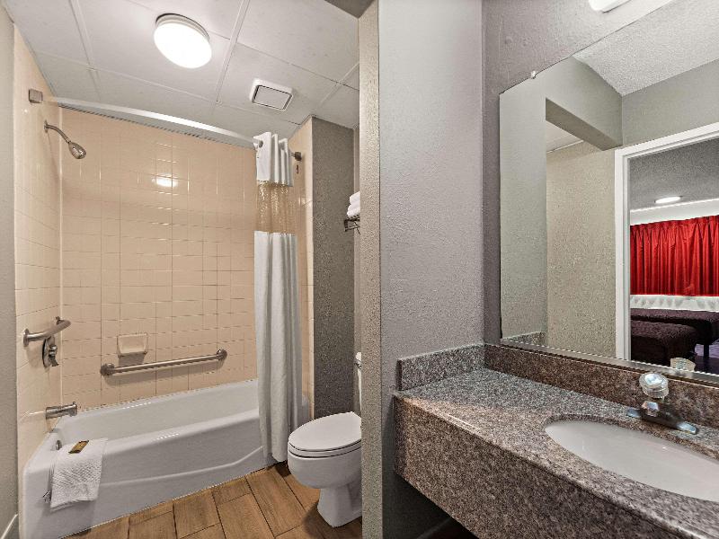 Rodeway Inn image