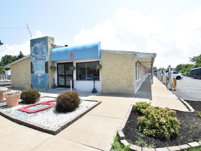 Motel 6 Hamburg, NY image
