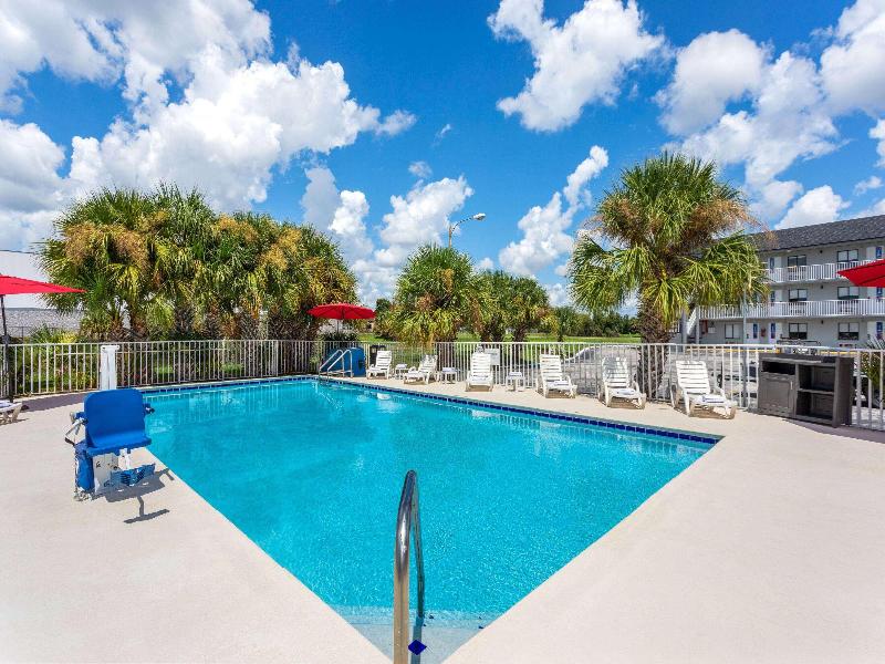 Howard Johnson by Wyndham Orlando Lake Buena V S image
