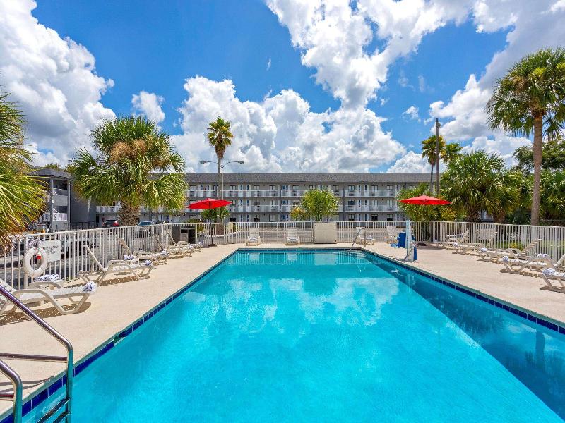 Howard Johnson by Wyndham Orlando Lake Buena V S image