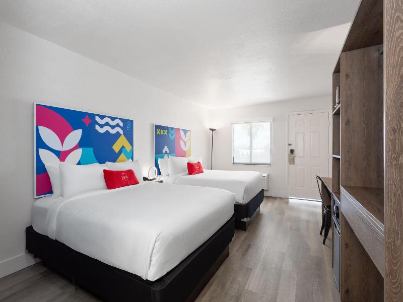Howard Johnson by Wyndham Orlando Lake Buena V S image