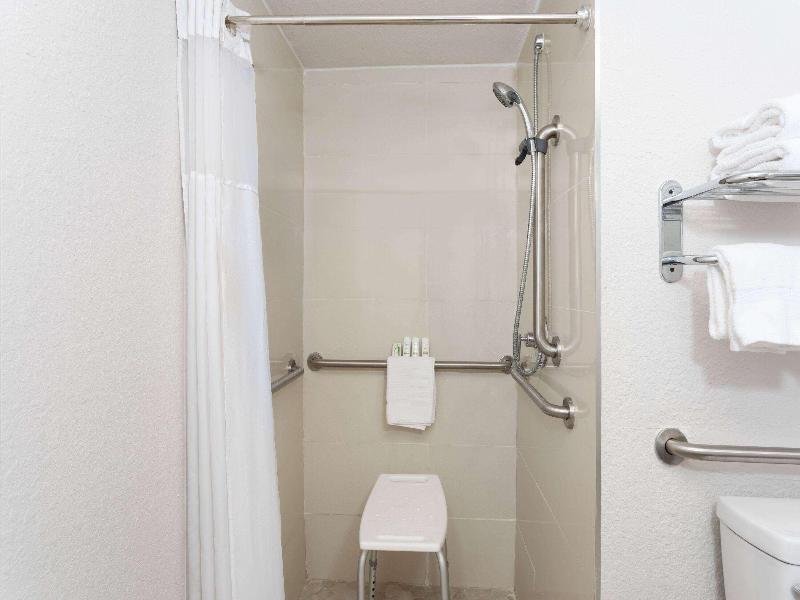 Howard Johnson by Wyndham Orlando Lake Buena V S image